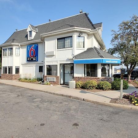 Motel 6 Milwaukee West - Brookfield Dış mekan fotoğraf