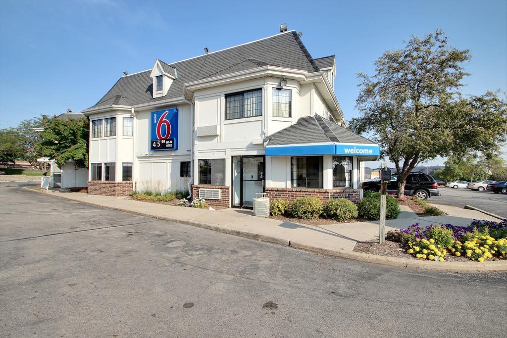 Motel 6 Milwaukee West - Brookfield Dış mekan fotoğraf