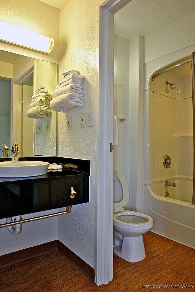 Motel 6 Milwaukee West - Brookfield Dış mekan fotoğraf