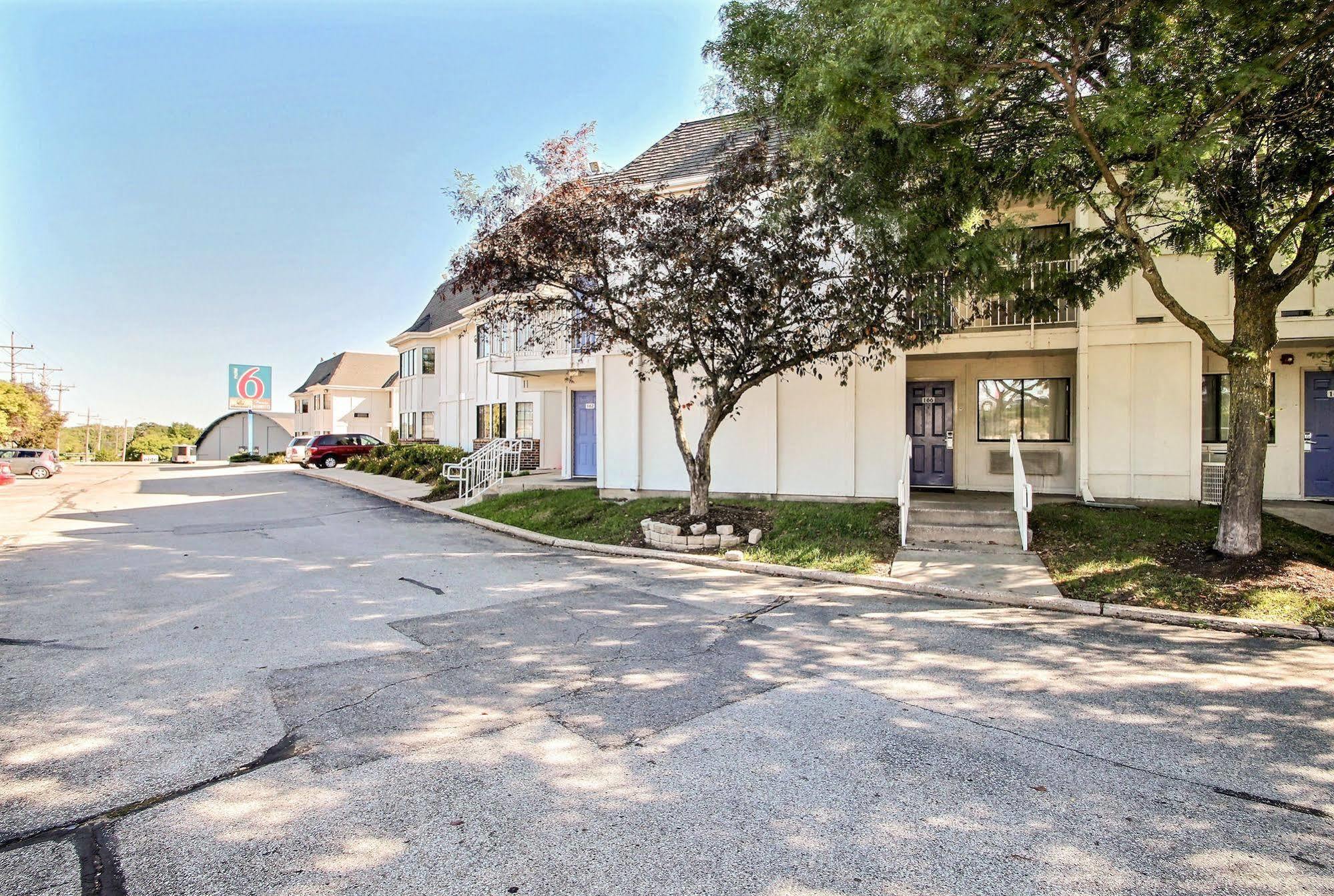 Motel 6 Milwaukee West - Brookfield Dış mekan fotoğraf