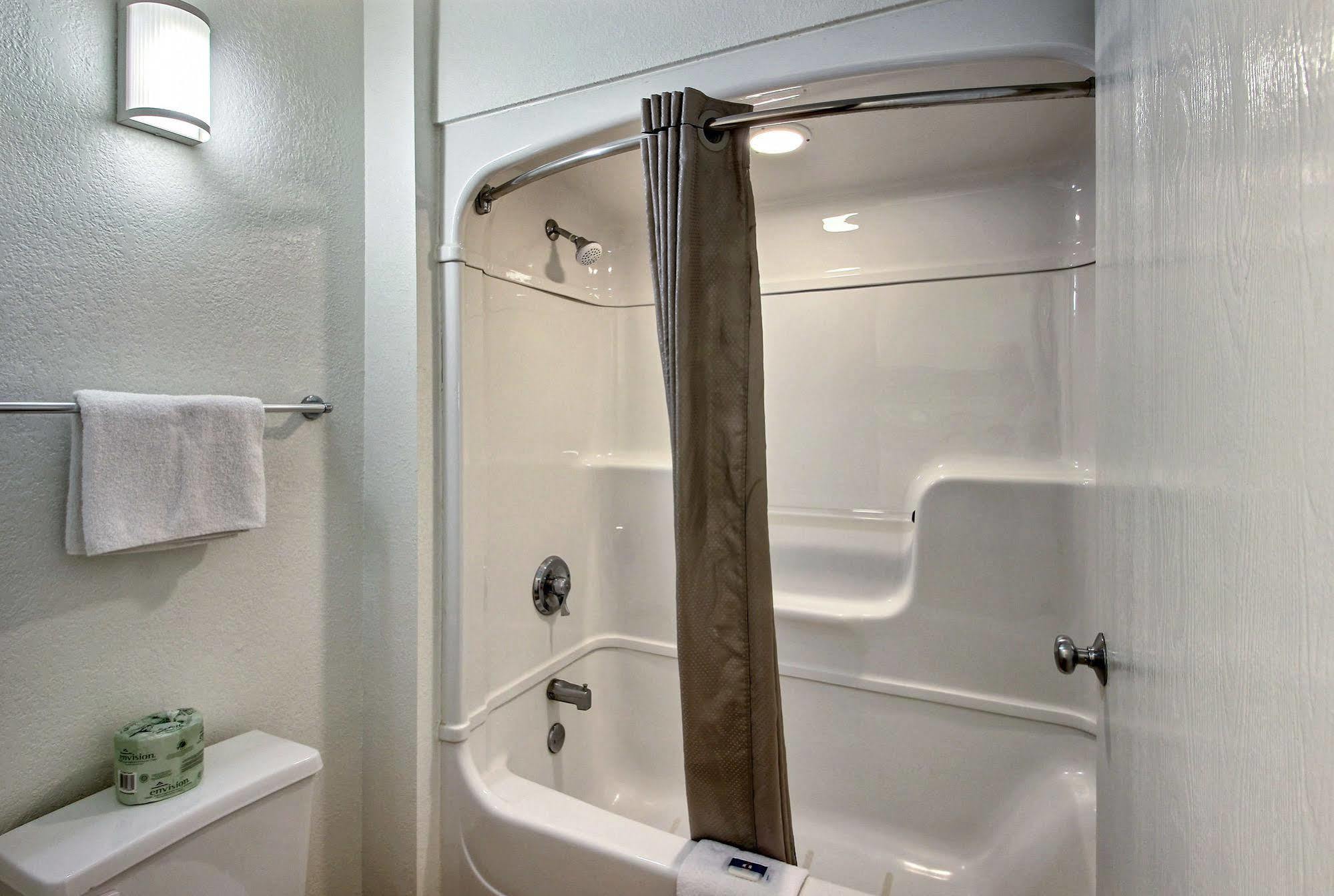 Motel 6 Milwaukee West - Brookfield Dış mekan fotoğraf