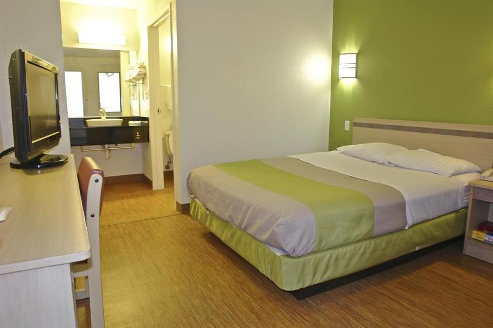 Motel 6 Milwaukee West - Brookfield Oda fotoğraf